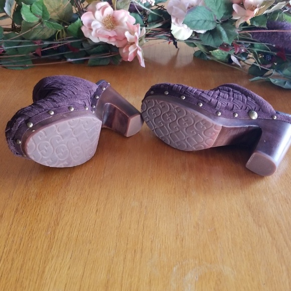 Ugg Clogs - Picture 5 of 7